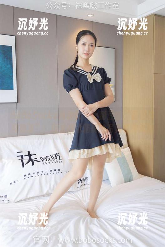 BoBoSocks袜啵啵 - 小甜豆的“面包片和果冻”：探戈在冰箱前的写真套图体验