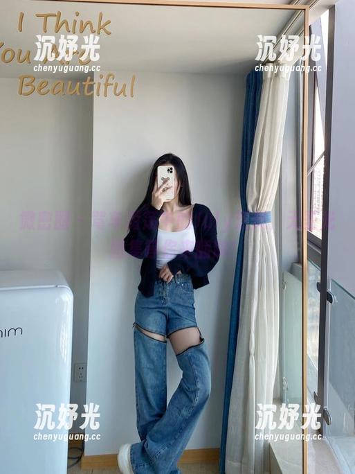 微密圈 - 驾车游荡中的July芝岚，无圣光图集等你来翻牌！