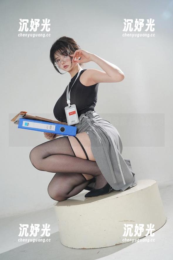 精选奇葩，NinJa阿寨寨用吊带袜玩转cos！太有才了吧！