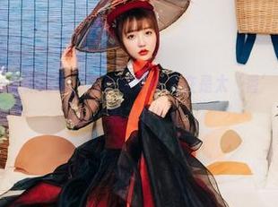 Son Ye Eun更新写真，恋物咖啡馆实在是太‘香’了，想进门都忍不住！