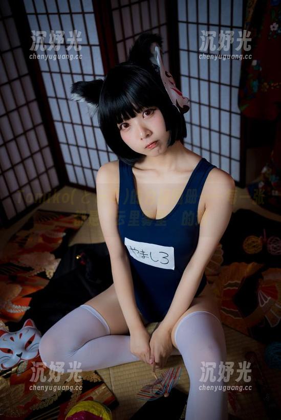 Tomiko(とみこ)的白裙图册——每一张都是‘云里雾里’的迷