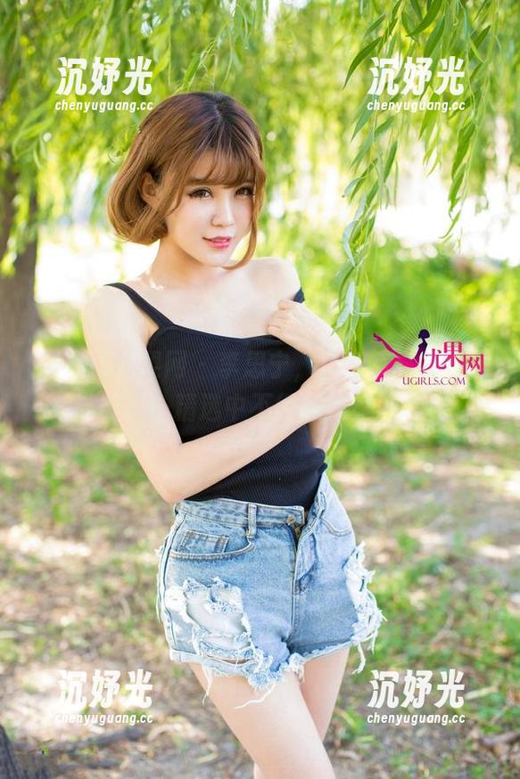 UGirls尤果网 - 李思宁，白色写真集的窗口——精选中不经意的惊艳！