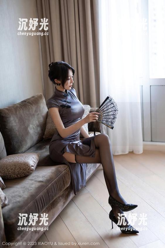 XIAOYU语画界 - 别小看这图包，77qiqi的少女写真里其实藏着很多关于时间的废话。
