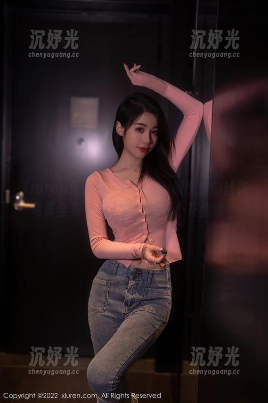 Xiuren秀人网 - Cherry樱桃酱的丝袜写真全集，亲，打开后小心花痴哦！
