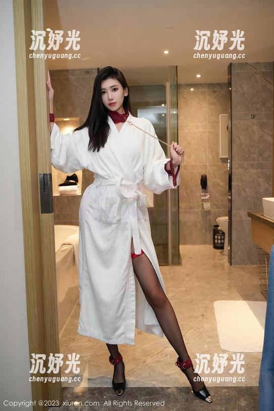 Xiuren秀人网 - 初梦瑶的牛仔裤：这才叫真正的写真集分享