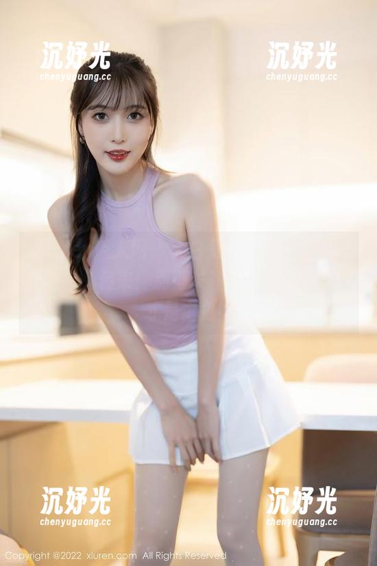 Xiuren秀人网 - 大白兔吖的私拍灰丝，恍若白兔传来：别再关注春天的花了，腿才是主角！
