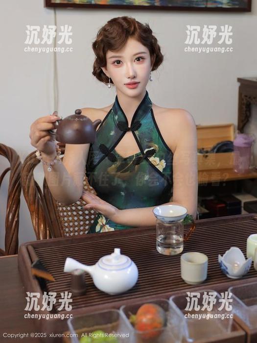 Xiuren秀人网 - 草莓zz白丝写真集，最新款图片藏不住了，你会不会也偷看？