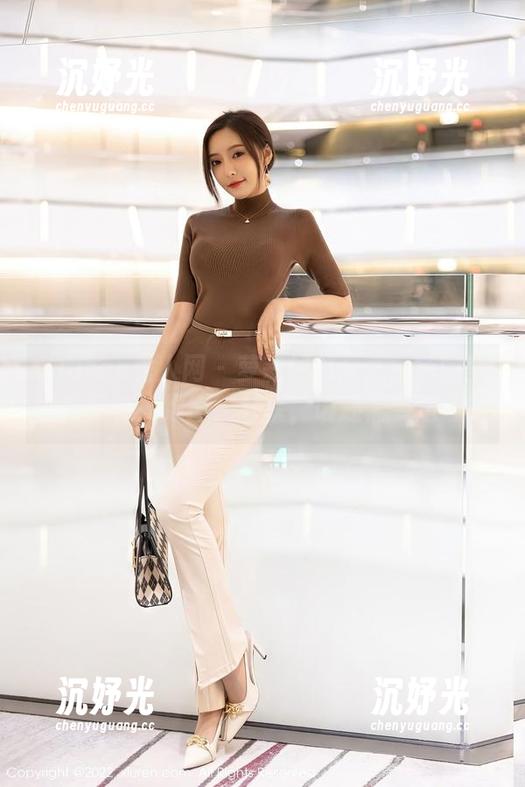 Xiuren秀人网 - 萝莉悠悠酱：粉色的美图如梦，如缥缈。分享，谁还需要道理？