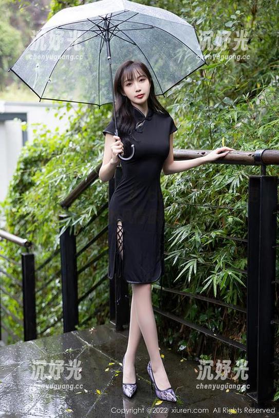 Xiuren秀人网 - 龙籹cool携手美图新更新，脚底的风情你得看清楚！