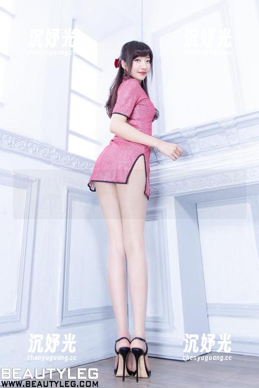 beautyleg-Queenie beautyleg - 别以为校服无趣,Queenie的高清写真集绝对让你大开眼界。