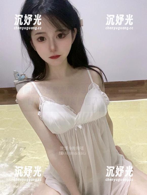 倦倦喵的体操服美图分享：放课后的淘气时光，仿佛时间都慢了下来。