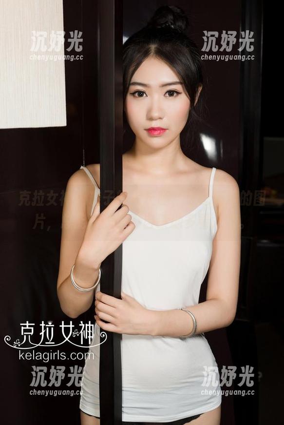 克拉女神 - 璇子的大长腿，透过精选的图片，总能让我情不自禁地多看几眼。