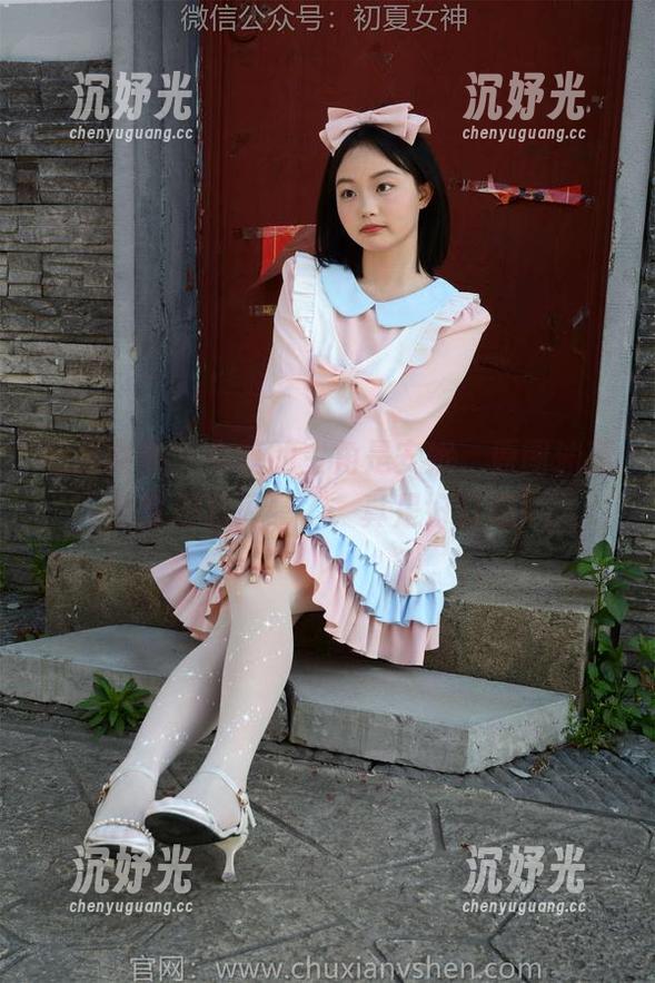 初夏女神 - 今晚的主角是安妮，原图油亮全套把我闪晕了，真是好喜感！
