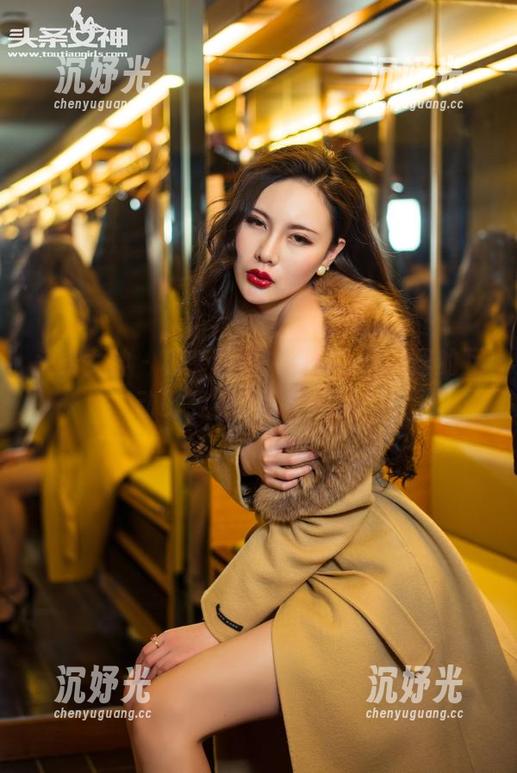 头条女神 - 穆菲菲双人福利，作品里的互动比男女主都要有趣！