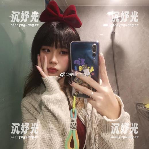 安曜曜的定制写真，禁地修女不小心闯入了现实。