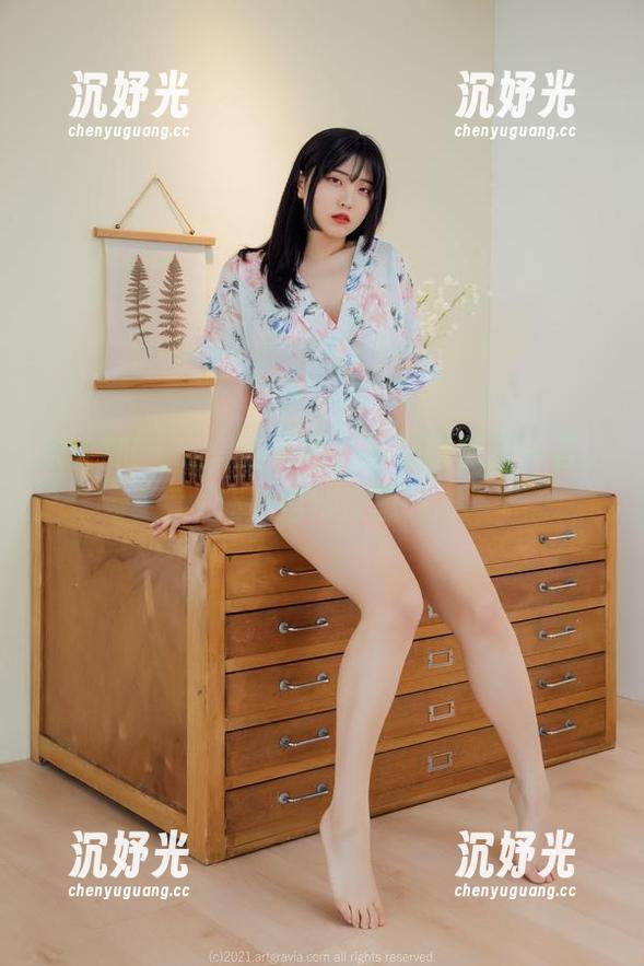 宋哈娜(송하나)的灰色，福利图值得一看，还是值得深思…
