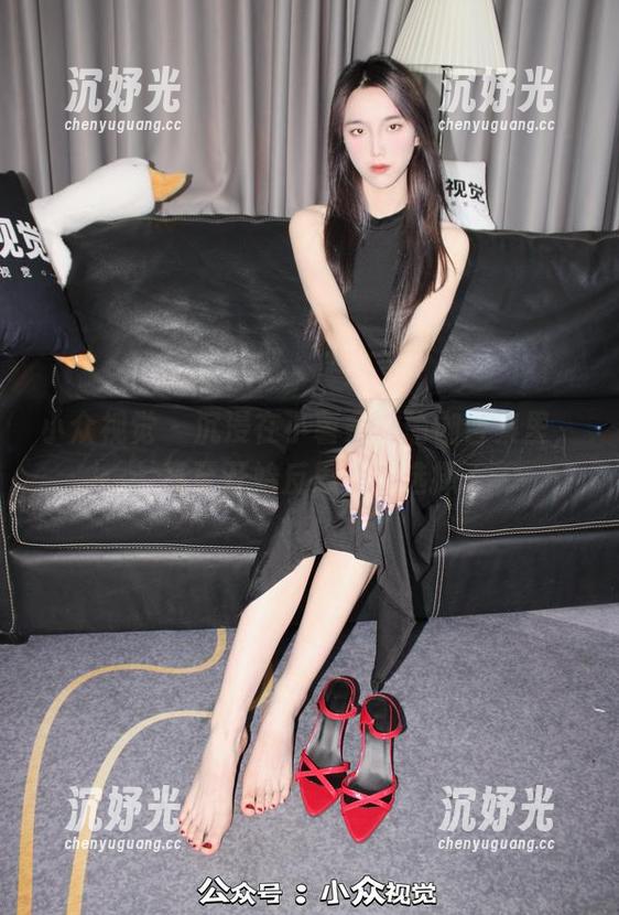 小众视觉 - 沉浸在小薯条的瑜伽合集里，甚至开始反思人生选择