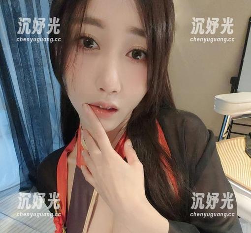 微密圈 - 双马尾来了！小玉吃果冻原图在线呼唤你的注意力，快来！