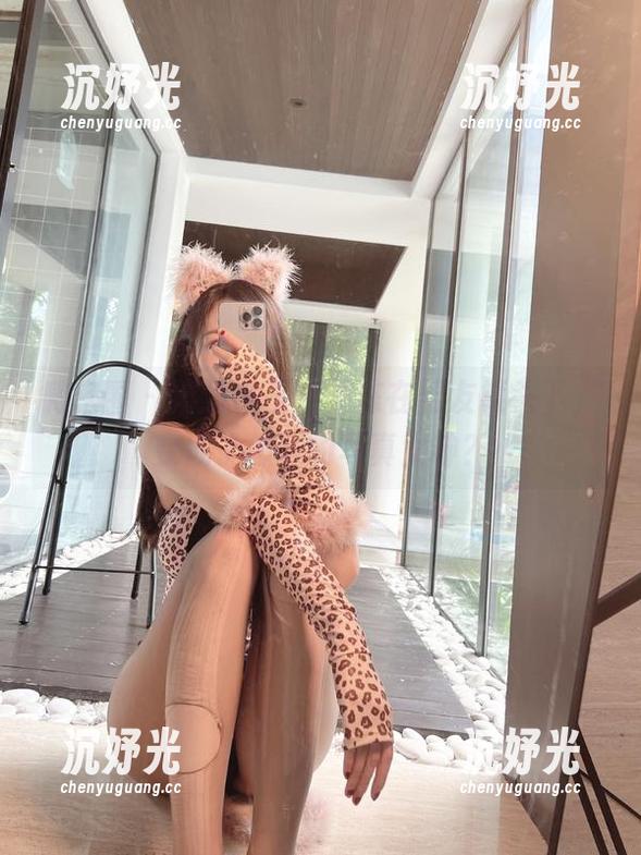 微密圈 - 猜猜小玉吃果冻在男友镜头下，变成了怎样的写真女神？