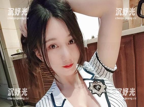 微密圈 - 小玉吃果冻女友的最新图库，不仅好看，还有很多小细节哦！