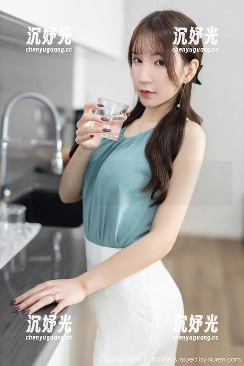 尤蜜荟 - 妲己toxic的和服私拍：图片中的每一个细节都像在轻声细语