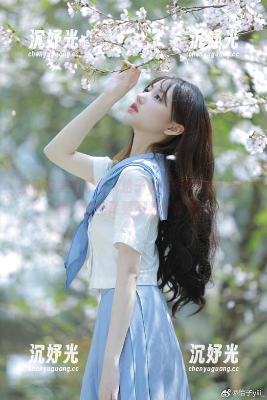 趣味与美味兼得，怡子yiii带来的厨娘套图，你的胃要不要跟我走！