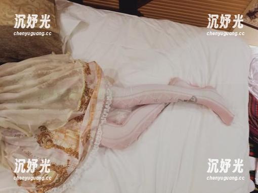 潮流透明度：想要个公主抱的独特cos图集