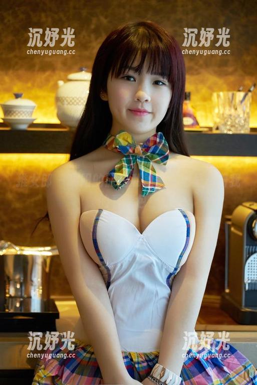 推女郎 - 易阳的旅拍私拍，原图里藏着我的表情包！
