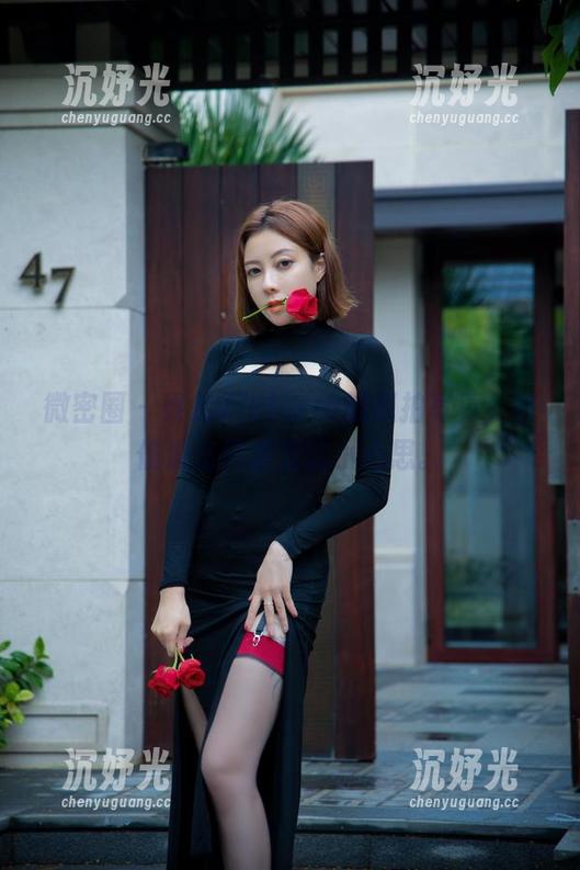 果儿Victoria 微密圈 - 果儿Victoria的怼拍写真,偷偷道出网盘里的小心思。