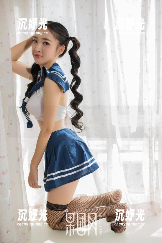 果团网 - 看到何梦兮Stacy的无圣光护士写真，心中一万只草泥马奔腾而过。