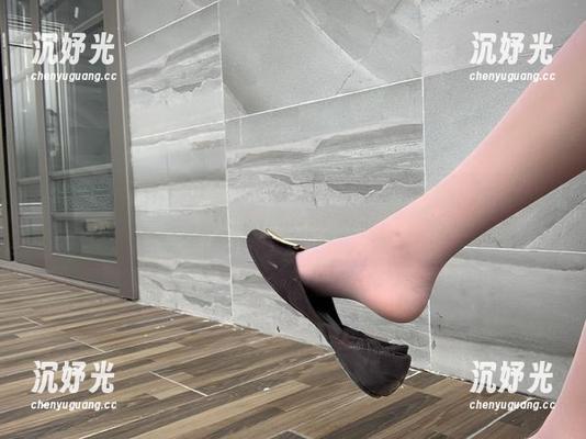 微密圈 - 桃脱了的红裙作品集，不下载你可别后悔，这个美太吸引人了！