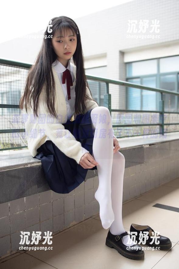 森萝财团的白丝嫩嫩厨娘，原图和图集中的小细节，竟让我对厨房有了不一样的期待。
