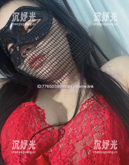 微密圈 - 一点也不遗漏，楚楚不吃鱼御姐风写真分享后的私密小想法