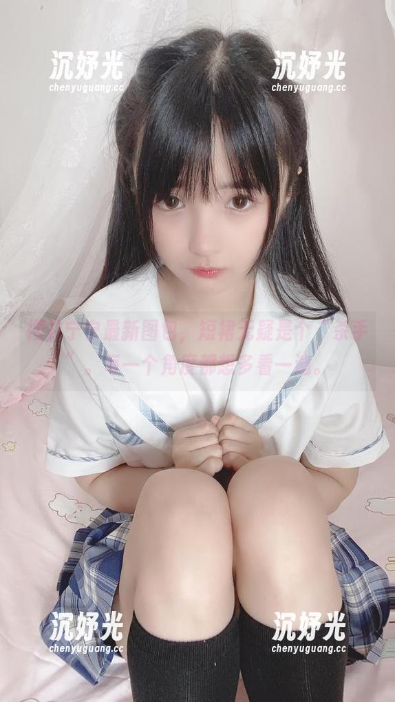 樱井宁宁 樱井宁宁最新图包,短裙无疑是个“杀手”。每一个角度都想多看一遍。