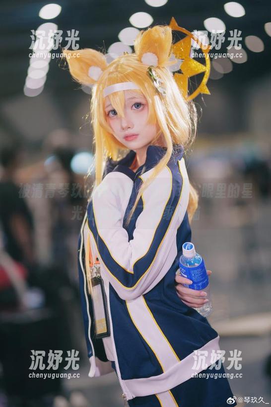 被清青琴玖的作品再一次打动，眼里的星光让我想起了我家的猫