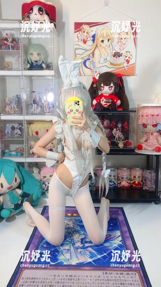 白栎Shirly 没事儿翻翻白栎Shirly的网盘,发现了“朝凪Asanagi”,哟,这画面太撩了。