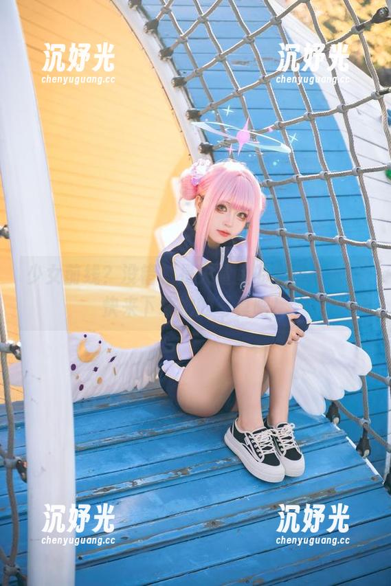 少女前线？没错，是矢量鱼的复仇计划！快来下载她的写真吧！