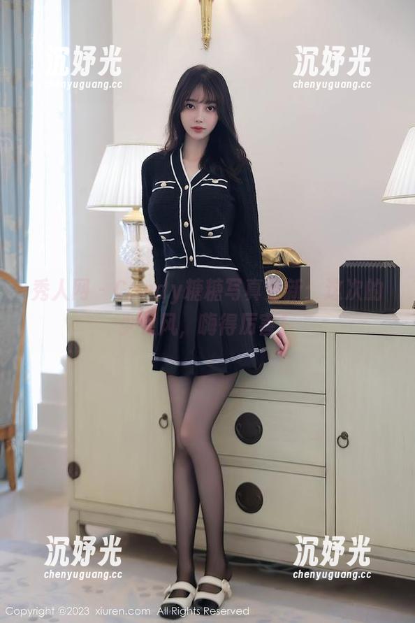 秀人网 - Candy糖糖写真更新：这次的少女风，嗨得厉害！
