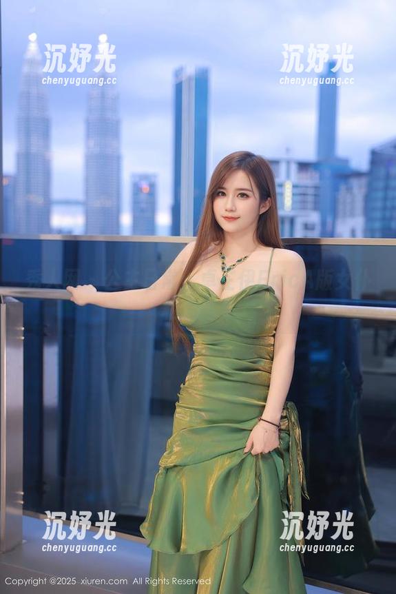 秀人网 - 公主日常：卓芷伊EricA版女仆私房图集