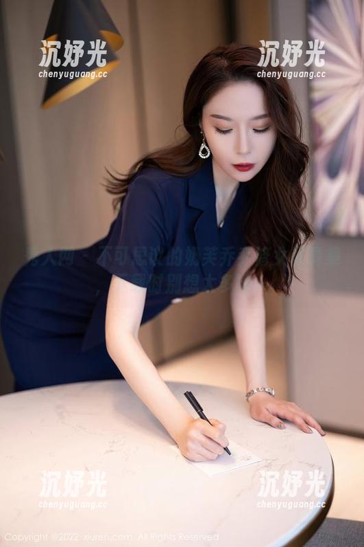 秀人网 - 不可思议的奶芙乔乔修女写真集，下载时别想太多啊～