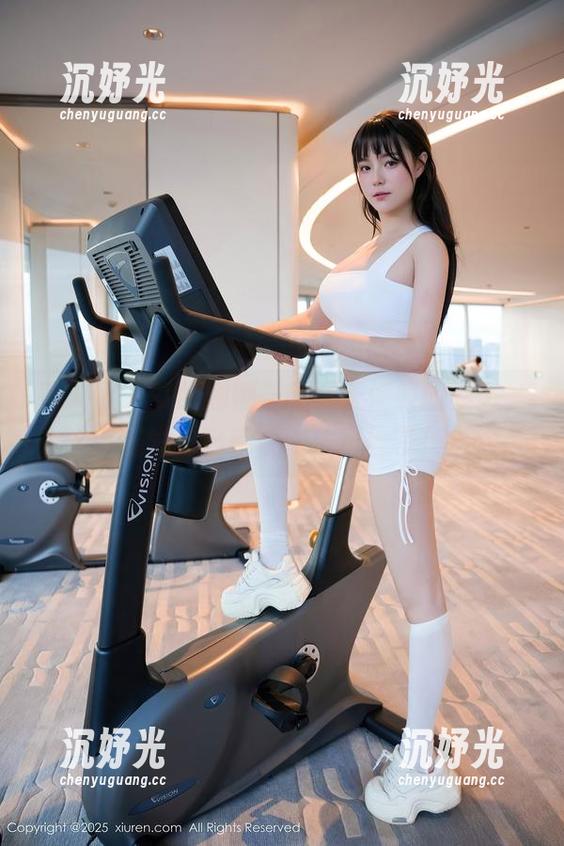 秀人网-娜娜子呀 秀人网 - 紧盯娜娜子呀那天使般的姿态,感觉自己都快变成粉丝了!