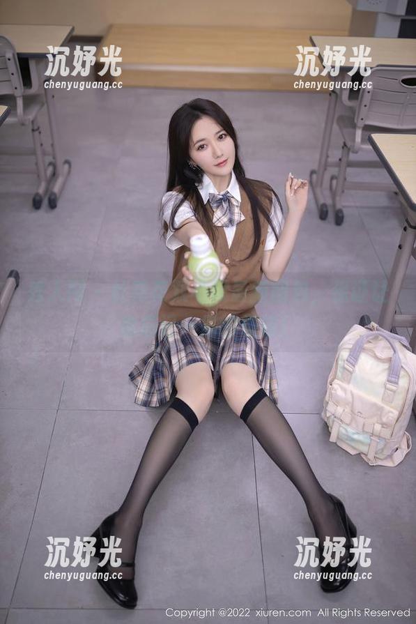 秀人网 - 杜花花双马尾最新图包，保证让你忘记一周的烦恼！