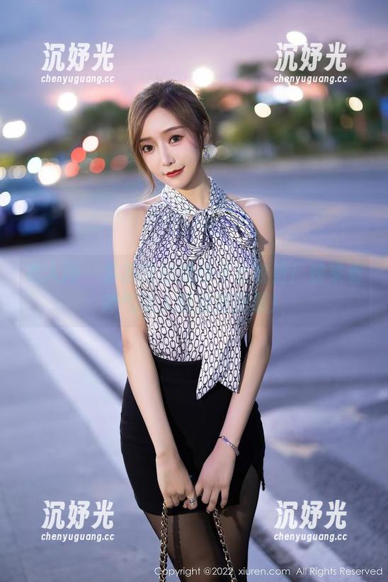 秀人网 - 苏苏阿的婚纱不会收费！快来看帅气动人的免费图册！