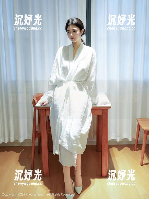 秀人网 - 局外人看评论时：金小依白丝写真精选，看得我直愣愣，这画风怎么越看越迷？