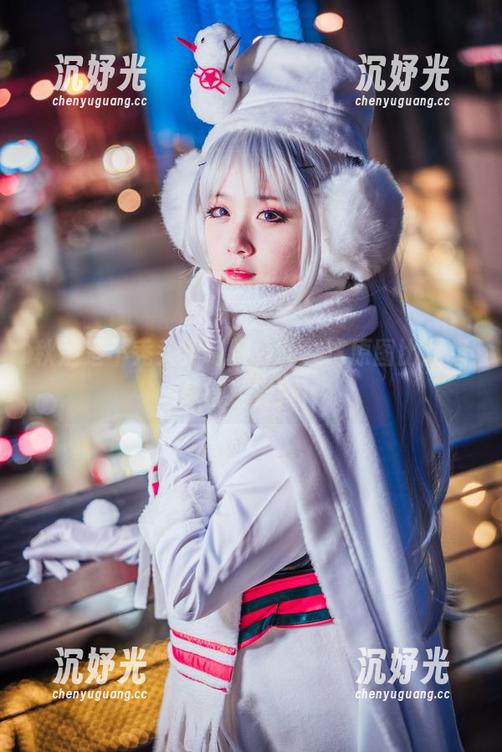 秋楚楚不秃头穿制服，哇，这原图比我想象得还要好！