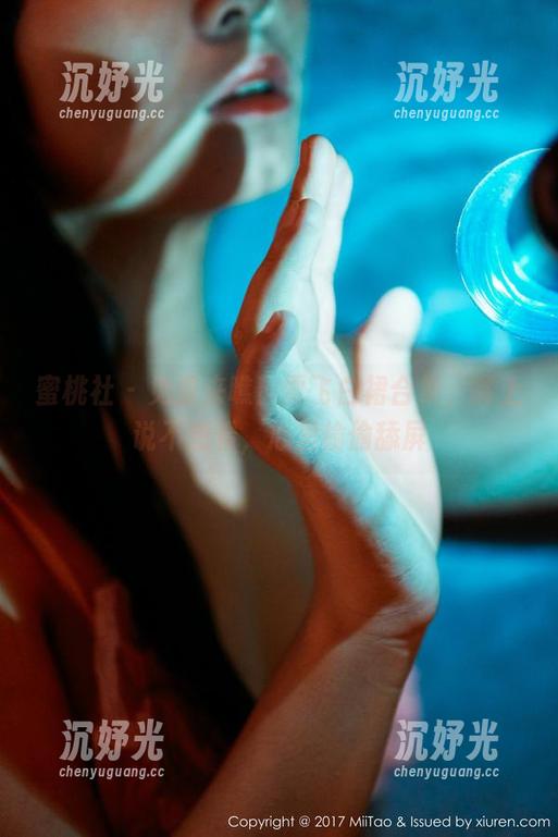 蜜桃社 - 免费来瞧！雪飞白裙合集，嘴上说不想看，心里偷偷舔屏