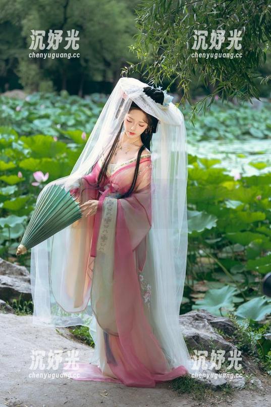 雯妹不讲道理的皮裙大冒险：全集原图带你飞～