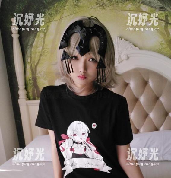 近看雯妹不讲道理的女神图包，不需要光，她的状态像菜市场pepsi，泡沫躁动！
