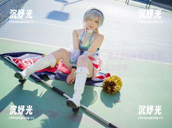 这组麻花麻花酱的《裤里丝》写真，照片里的神情完全是不经意的优雅，让我差点忘了呼吸。